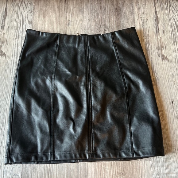 Black Faux Leather Skirt - Picture 1 of 6